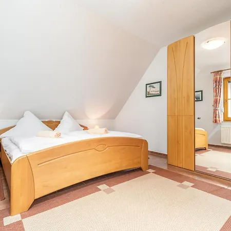 Апартаменты Freesenbruch 3 4 - Zum Zeesenboot *